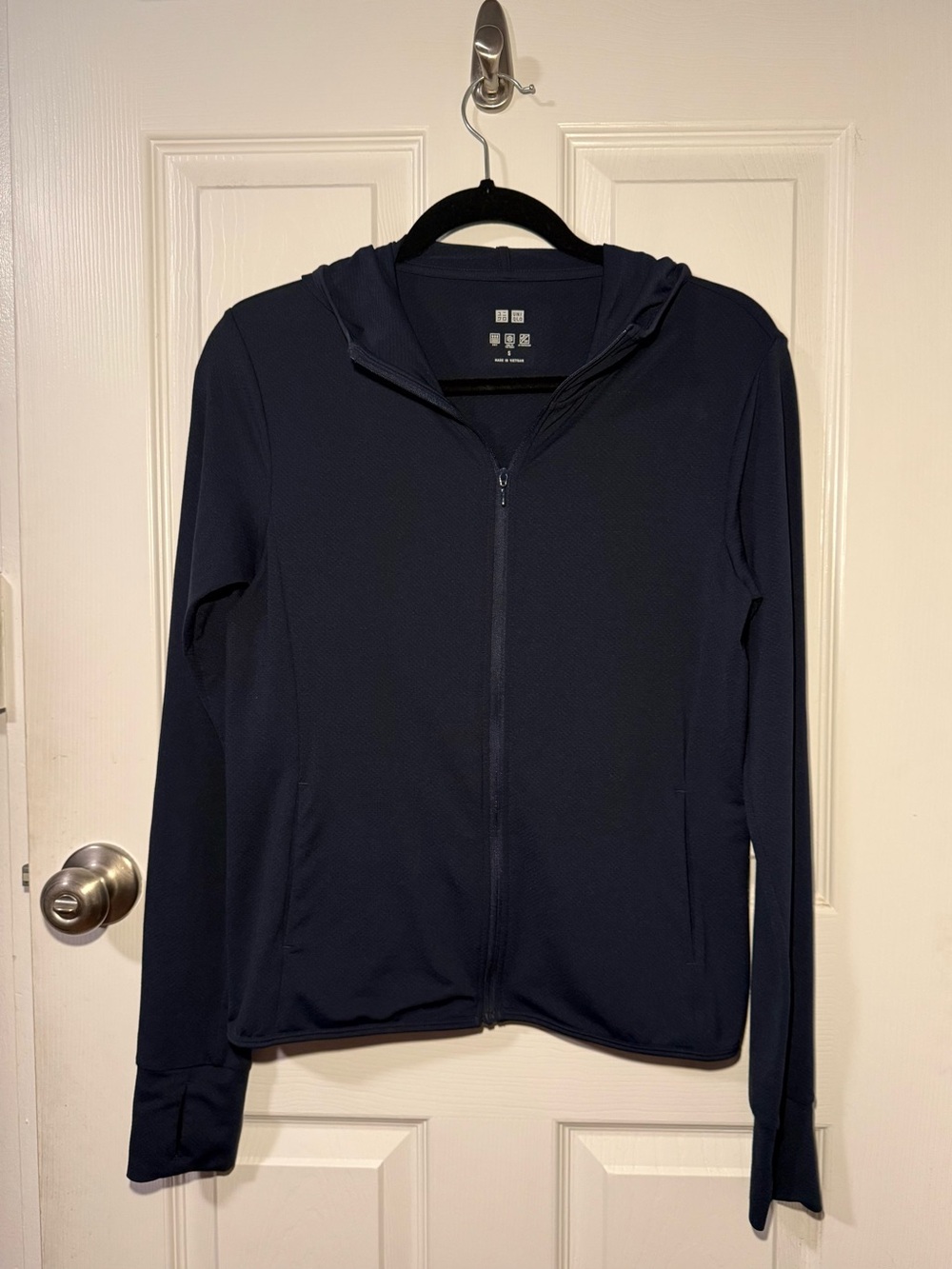 UNIQLO: Ultra Stretch AIRism UV Protection Full-Zip Hoodie